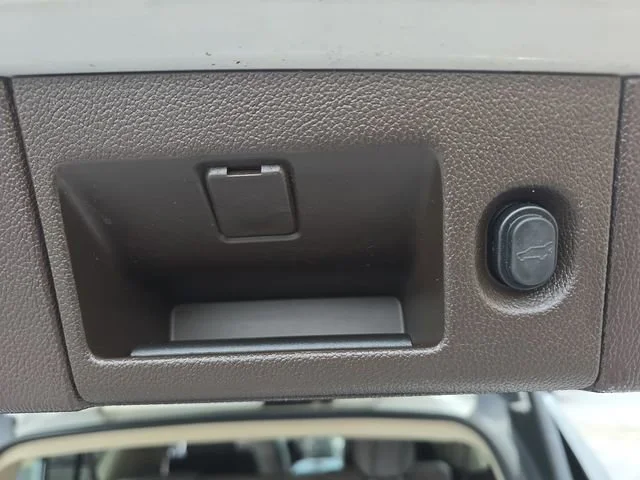 Used 2018 WHITE FROST TRICOAT GMC Denali image 16