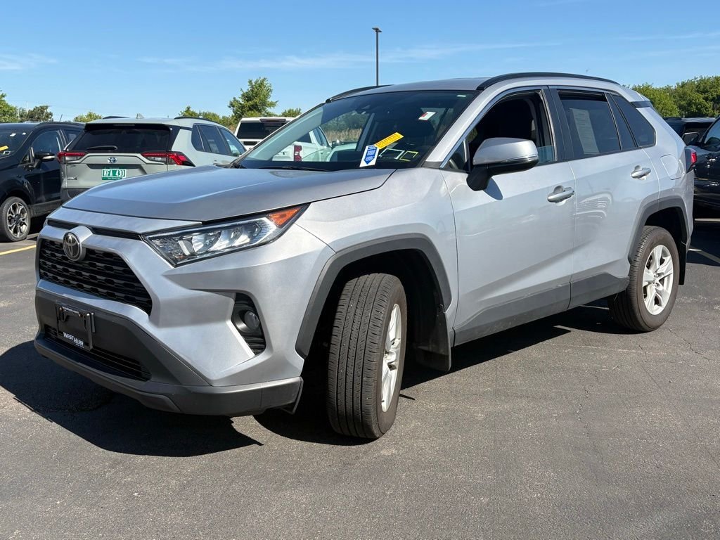 Used 2021 Silver Toyota XLE image 3