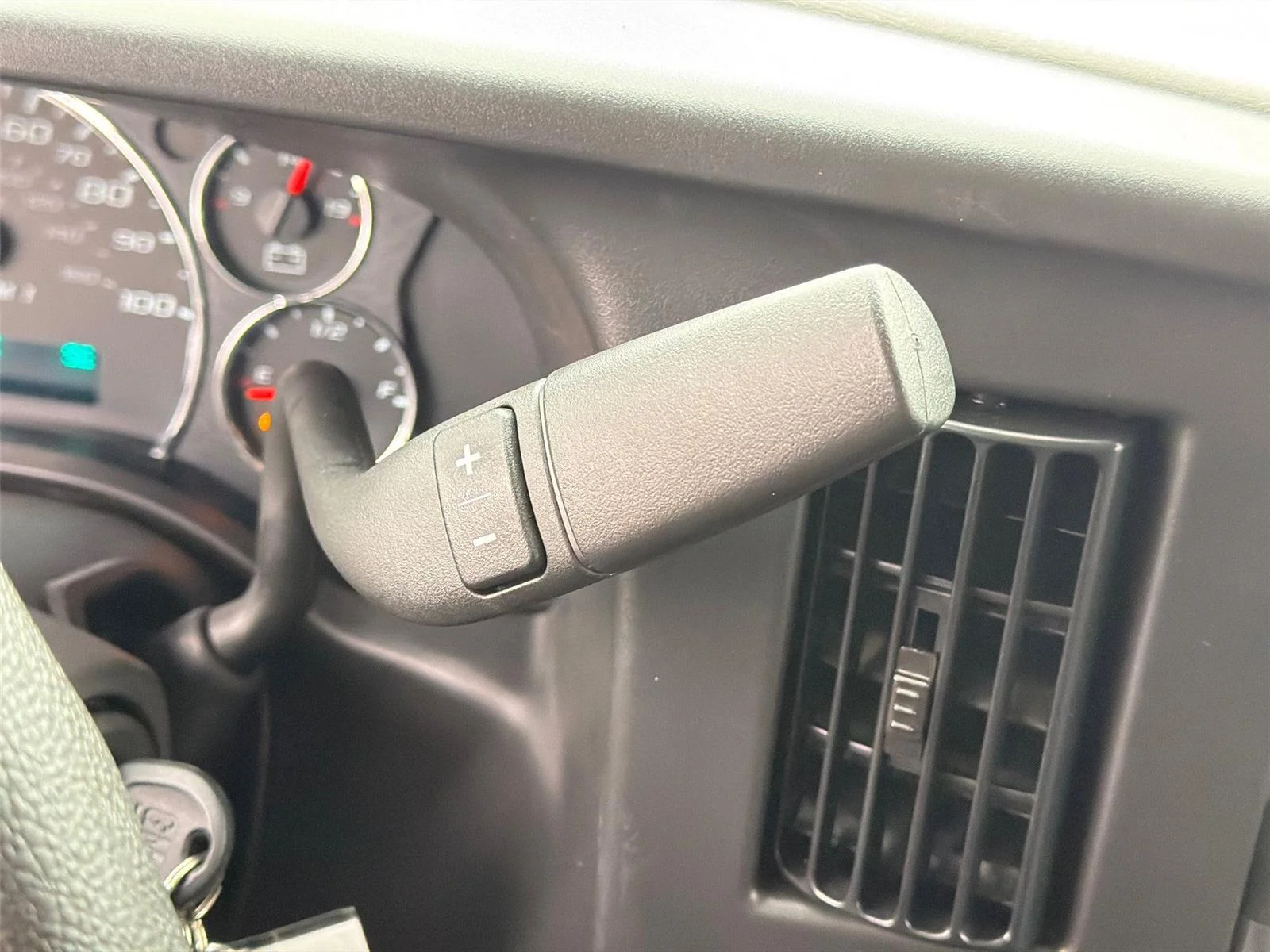 2026 GMC Savana Cargo Work Van - Photo 25