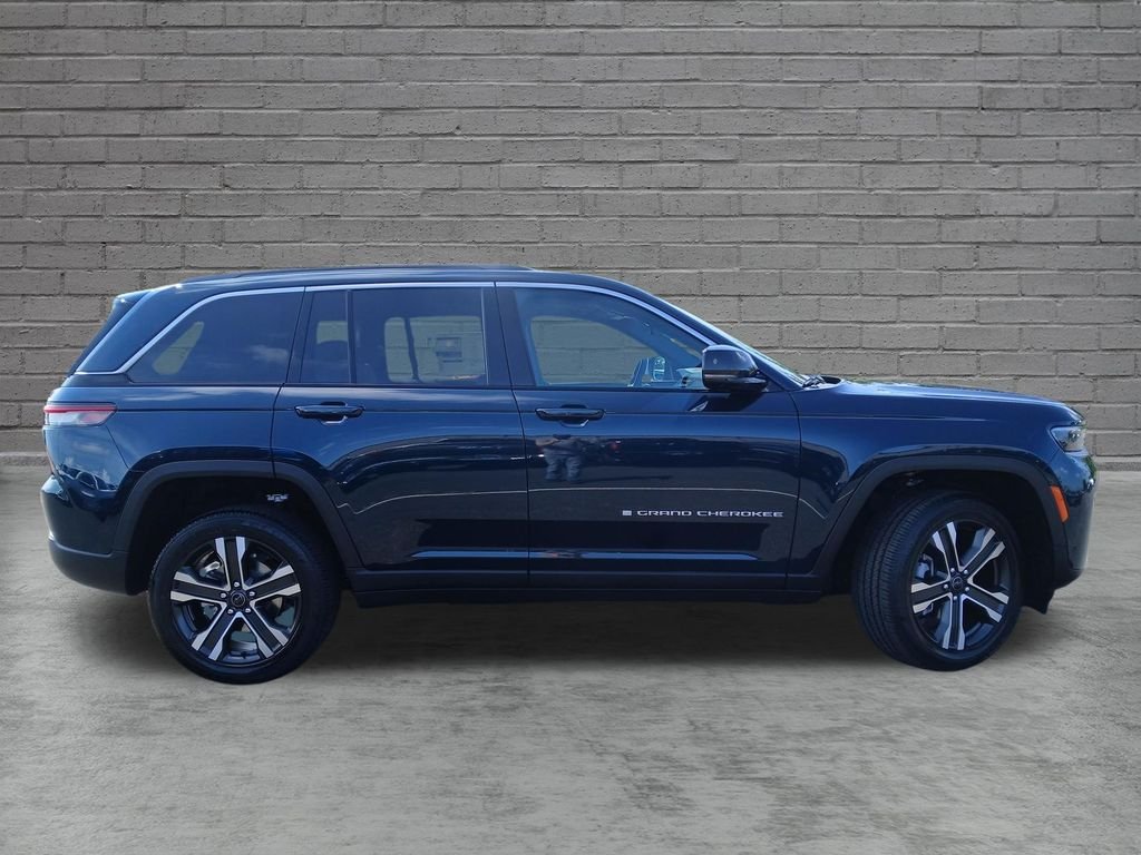 New 2027 Fathom Blue Pearlcoat Jeep Limited image 7