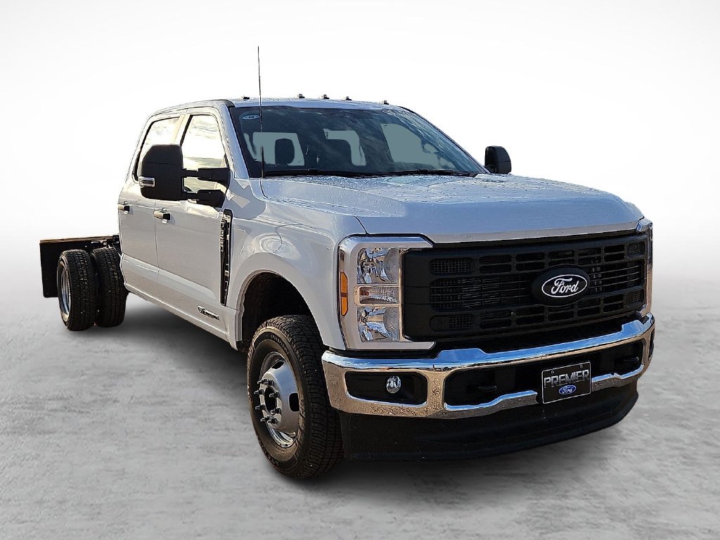 2027 Ford F-350 Super Duty Chassis Cab XL