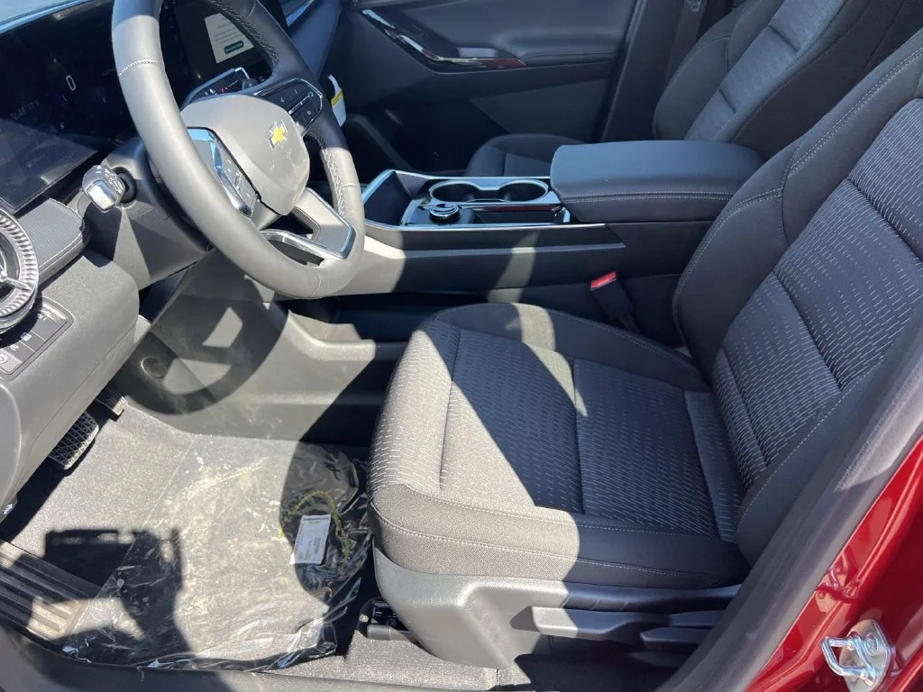 2027 Chevrolet Equinox LT - Photo 13