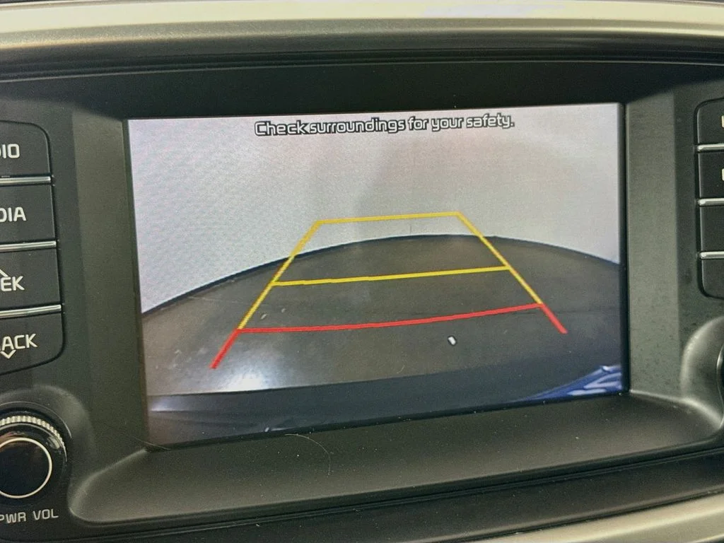 Used 2019 Black Kia L image 16