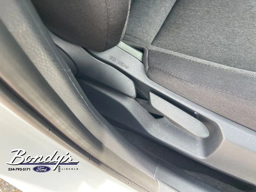 2025 Toyota Camry LE - Photo 17