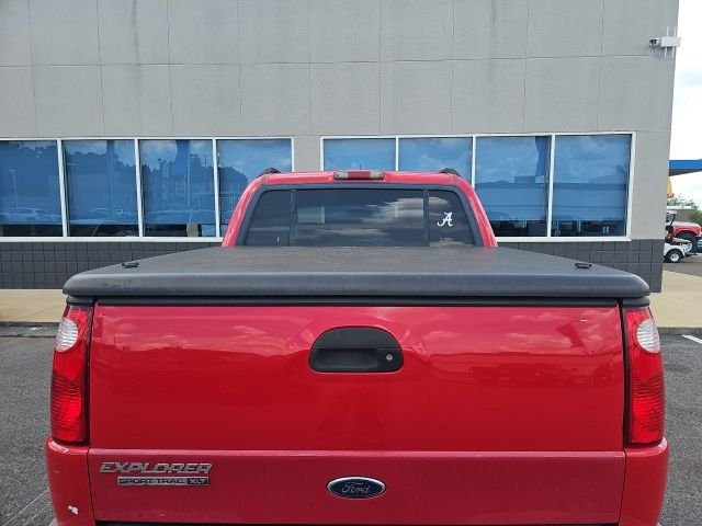 Used 2005 Red Ford  image 5