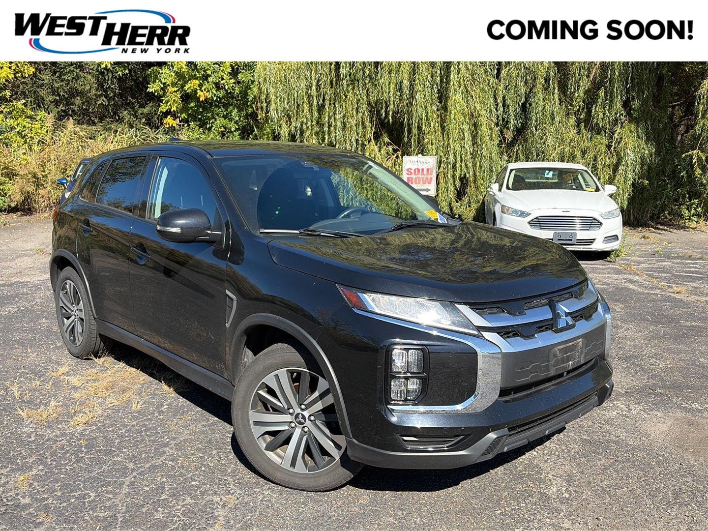 Used 2020 Labrador Black Metallic Mitsubishi SE 2.0 image 1