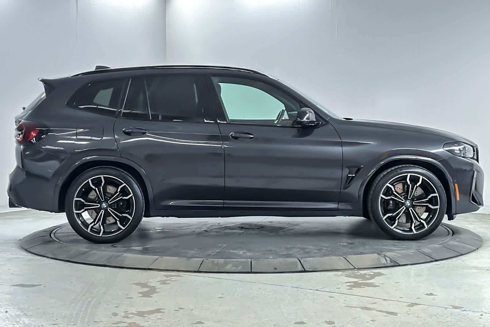 Used 2022 Dark Graphite Metallic BMW  image 8