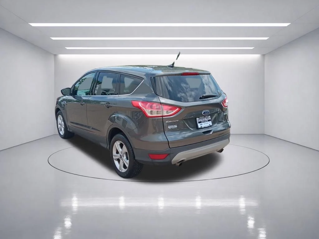 Used 2016 Magnetic Ford SE image 4