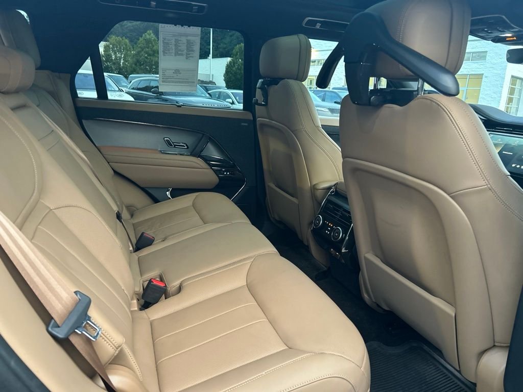 Certified Used 2025 Santorini Black Metallic Land Rover SE image 18