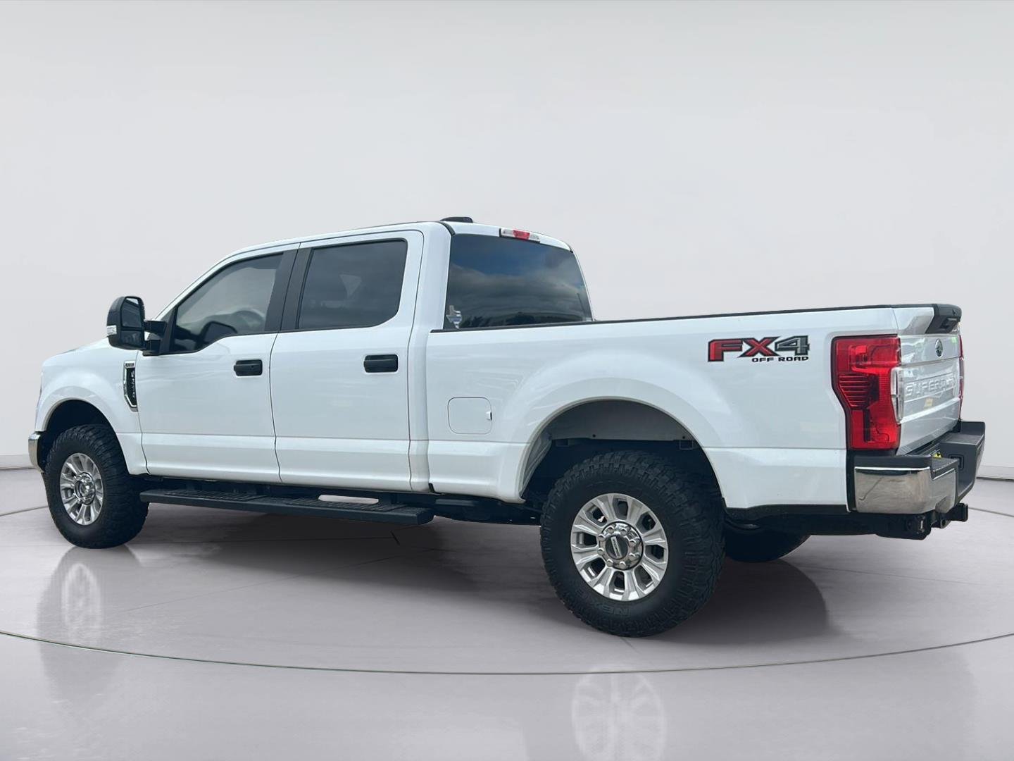 Used 2022 Oxford White Ford XL image 7