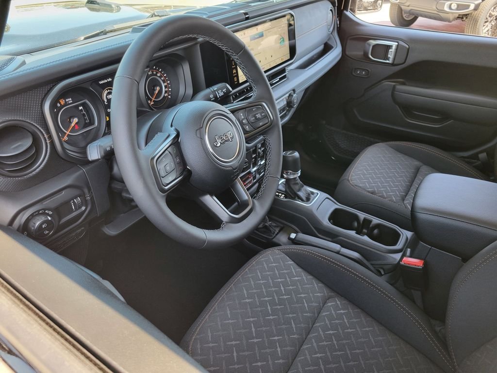 2026 Jeep Gladiator photo 3