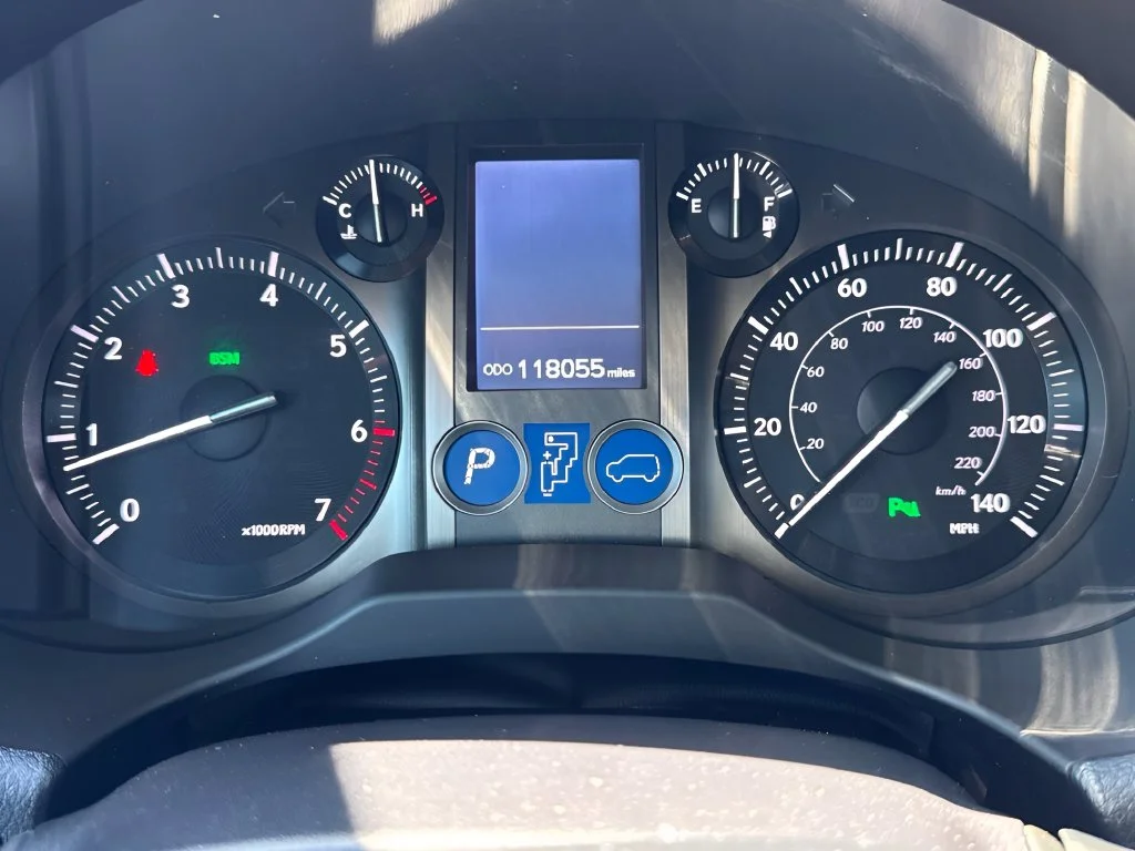 Used 2015 Black Lexus 460 image 24