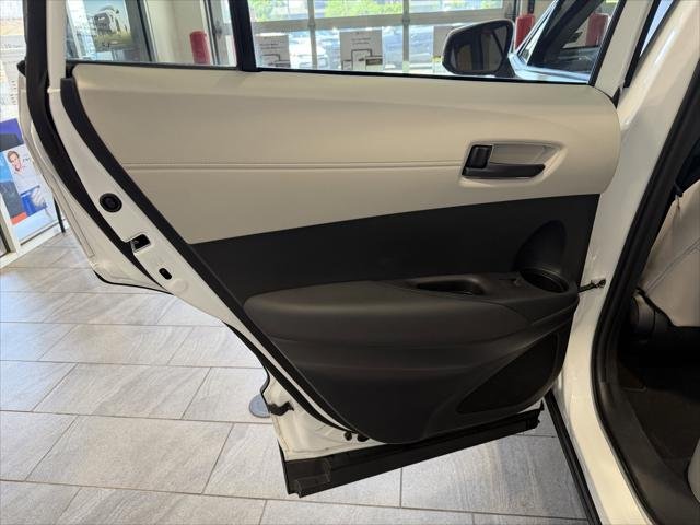 Certified Used 2023 WIND CHILL PEARL Toyota  image 30