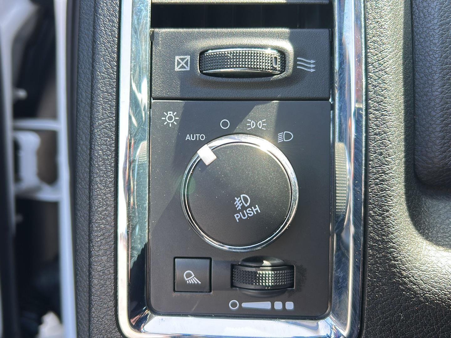 Used 2015 Bright White Clearcoat Ram Laramie image 16