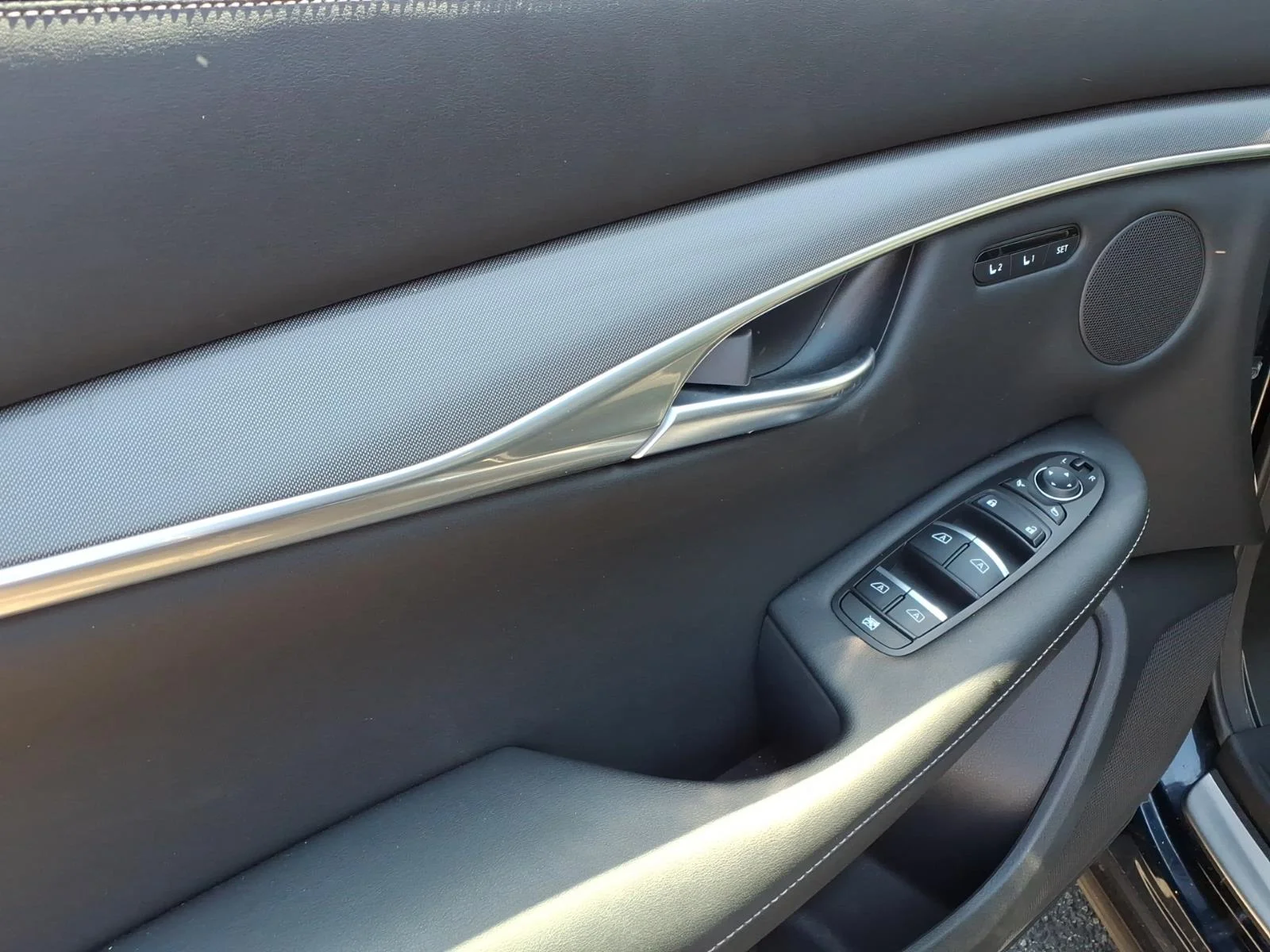 Certified Used 2023 Blue INFINITI LUXE image 11
