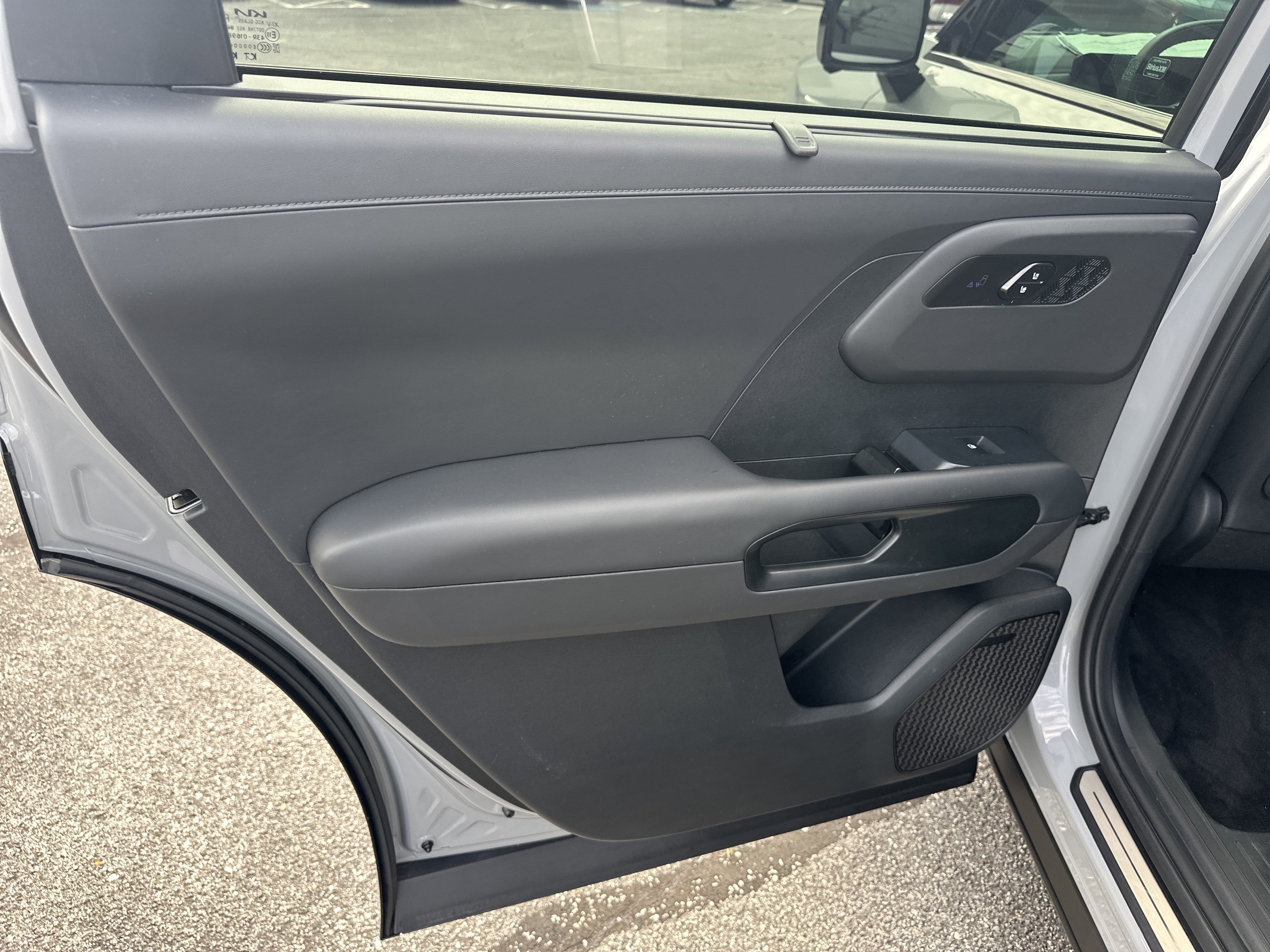 Used 2027 Wolf Gray Kia X-Line SX-Prestige image 25
