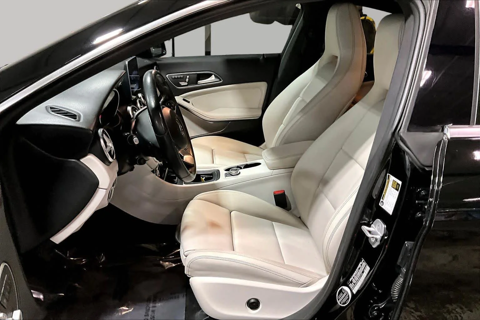 Used 2018 Night Black Mercedes-Benz CLA 250 image 9
