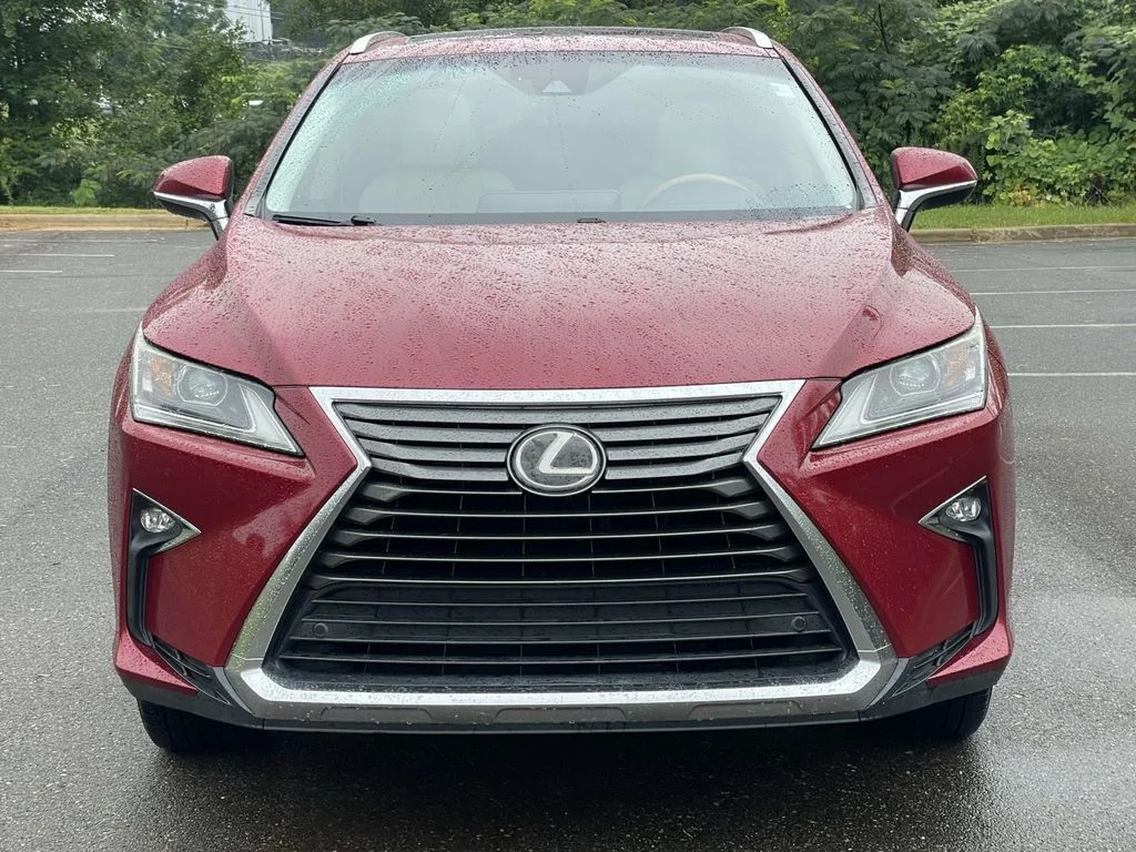 Used 2016 Matador Red Mica Lexus Base image 8
