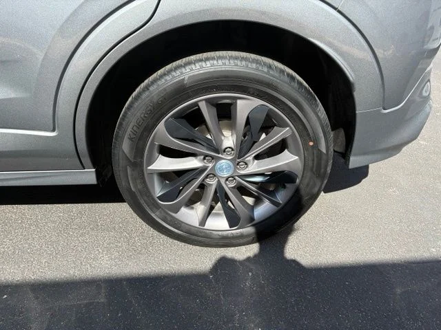 Used 2023 Moonstone Gray Metallic Buick Select image 15