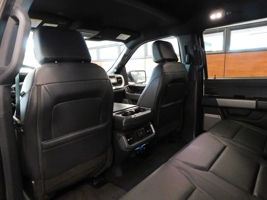 Certified Used 2025 Oxford White Ford Lariat image 33