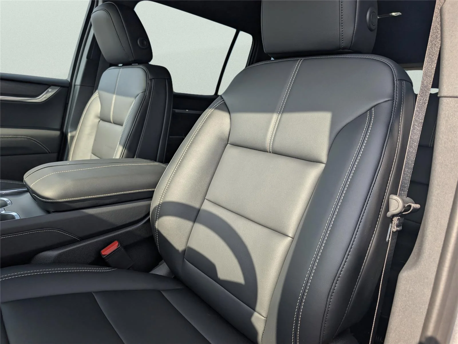New 2026 Sterling Metallic GMC Elevation image 21