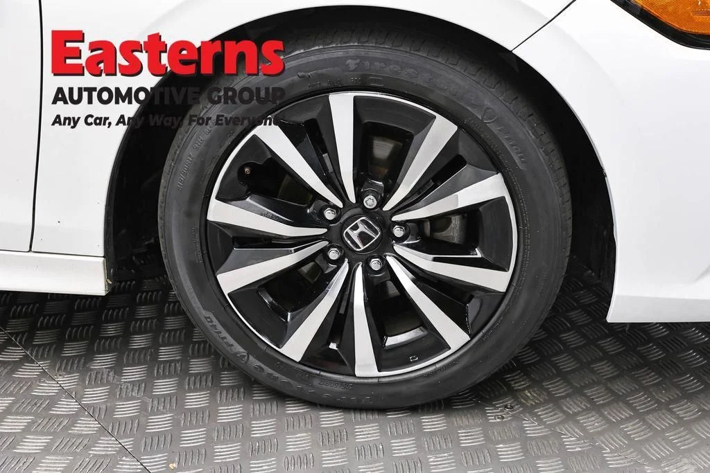 Used 2023 White Honda EX image 31