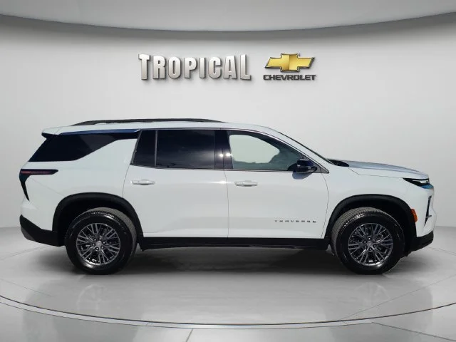 Used 2025 Summit White Chevrolet LT image 6