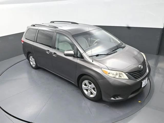 Used 2013 Gray Toyota LE image 12