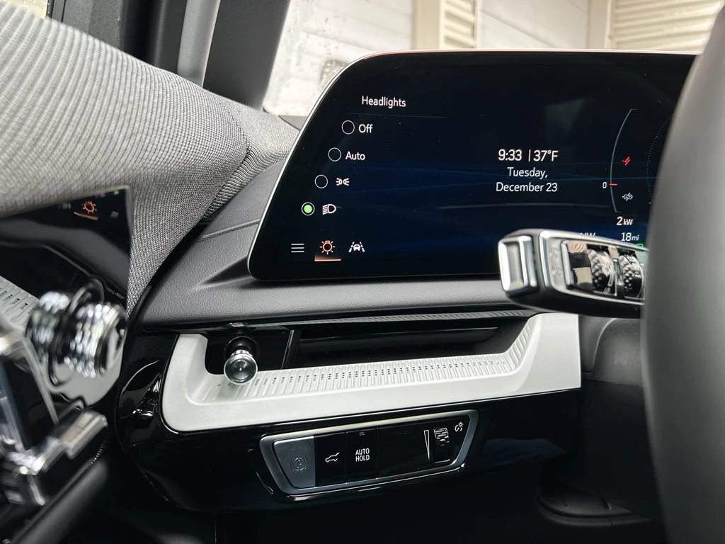 2025 Cadillac OPTIQ Sport 1 - Photo 22