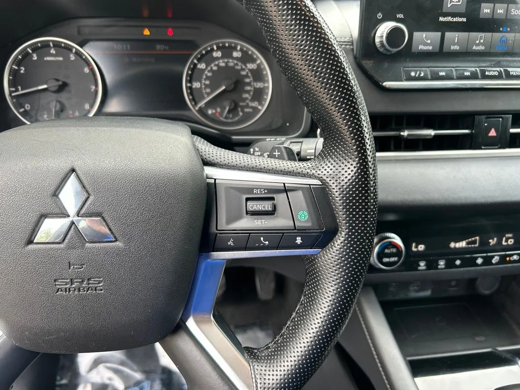 Used 2024 Black Mitsubishi SE image 22