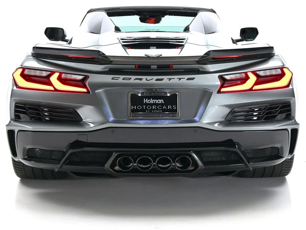 Used 2024 Gray Metallic Chevrolet Z06 image 30