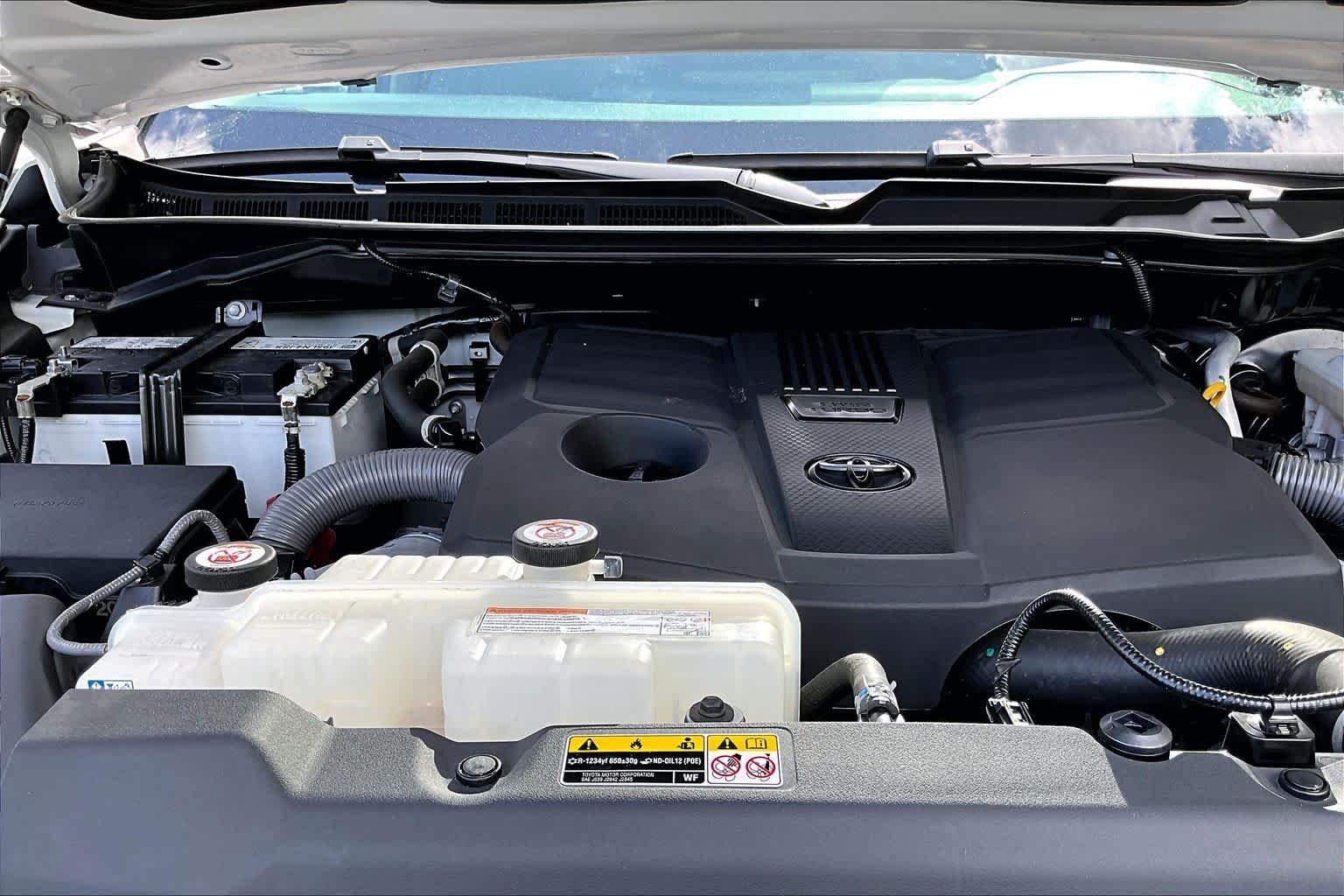 Used 2023 Ice Cap Toyota SR5 image 31