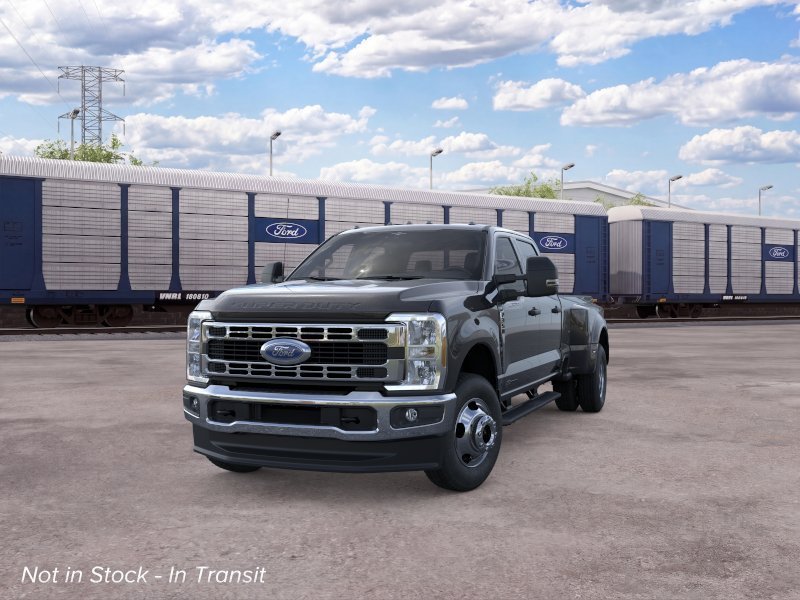 New 2026 Agate Black Metallic Ford XLT image 3
