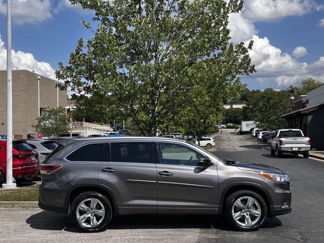 Used 2016 Predawn Gray Mica Toyota Limited/1-Owner/Heated-AC Seats image 3