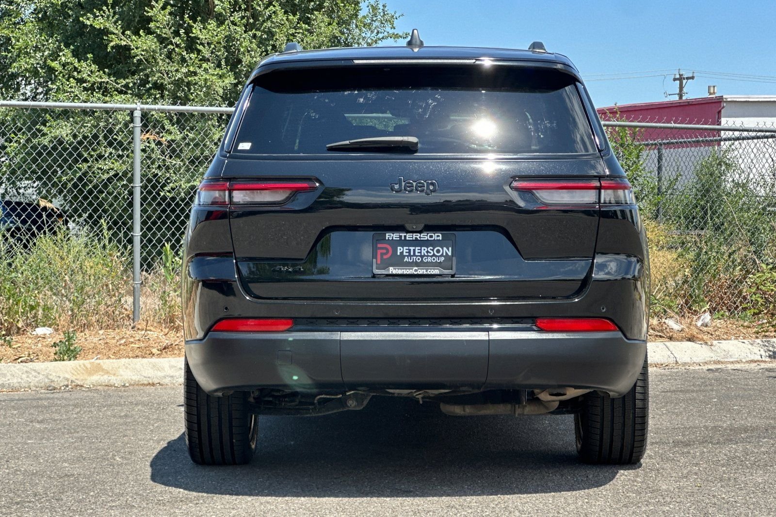 Used 2023 Black Jeep Altitude image 5