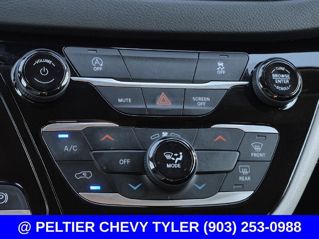 2023 Chrysler Voyager LX - Photo 27