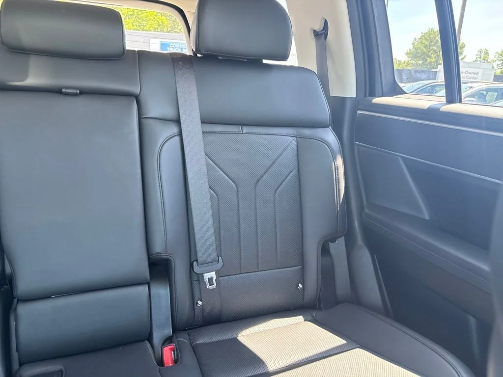 Used 2024 Silver Hyundai SEL image 14
