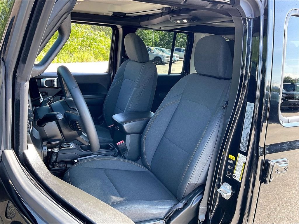 Used 2024 Black Clearcoat Jeep Sport S image 9