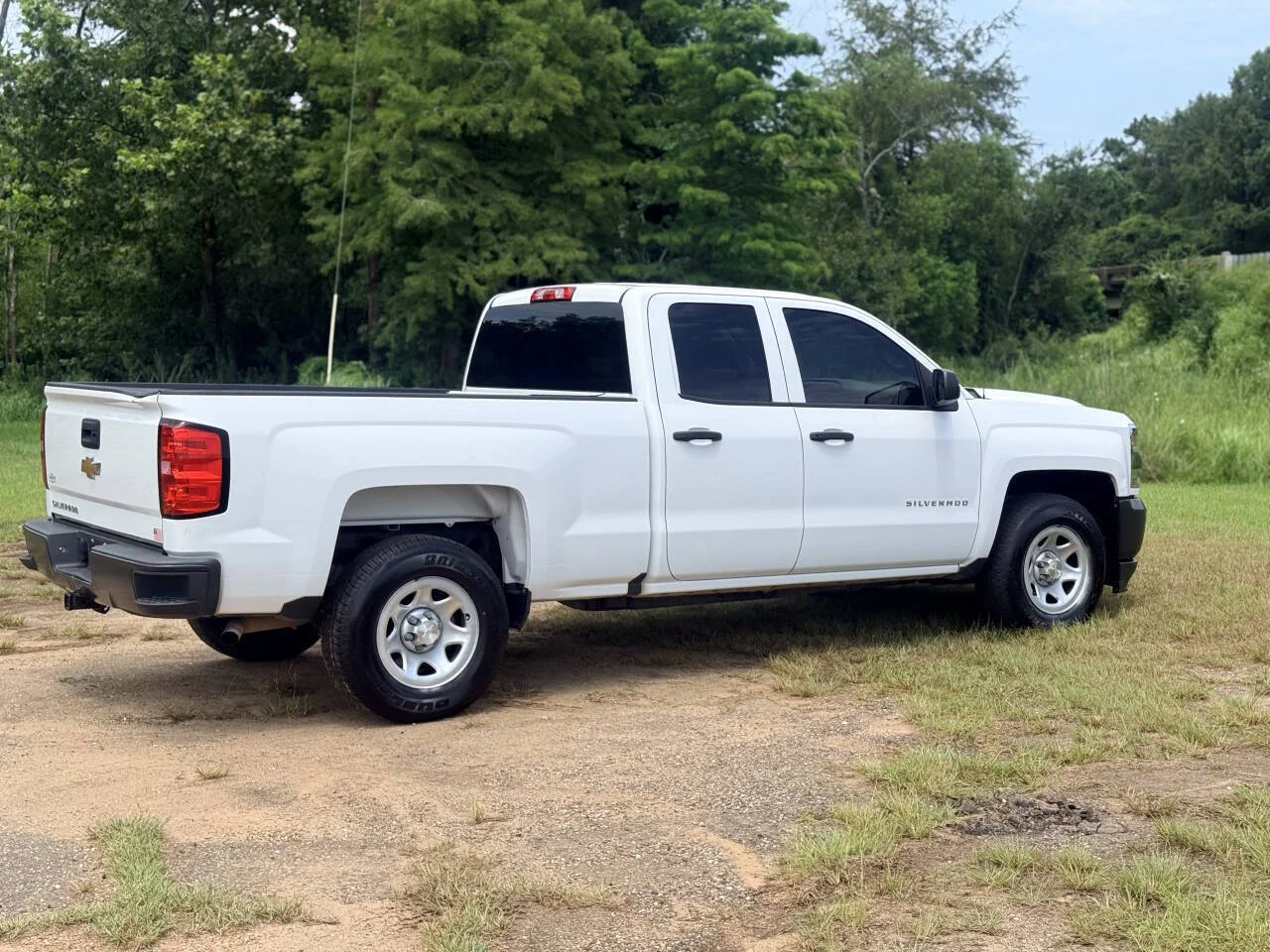 Used 2017 White Chevrolet Work Truck 4x2 4dr Double Cab 6.5 ft. SB image 5
