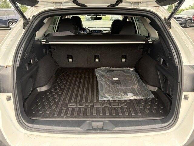 Used 2025 Crystal White Pearl Subaru Onyx Edition image 17