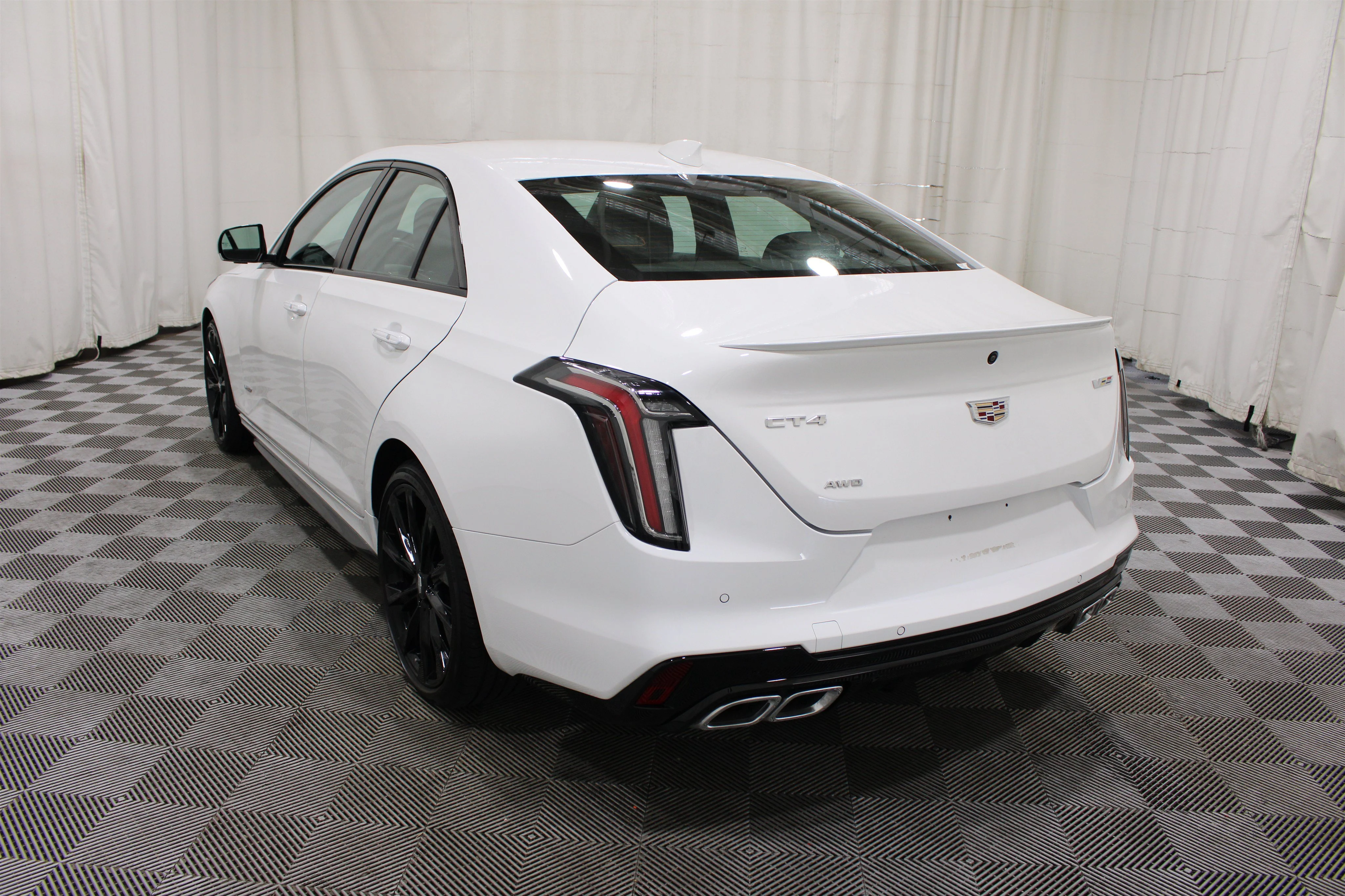 2025 Cadillac CT4 V-Series - Photo 32