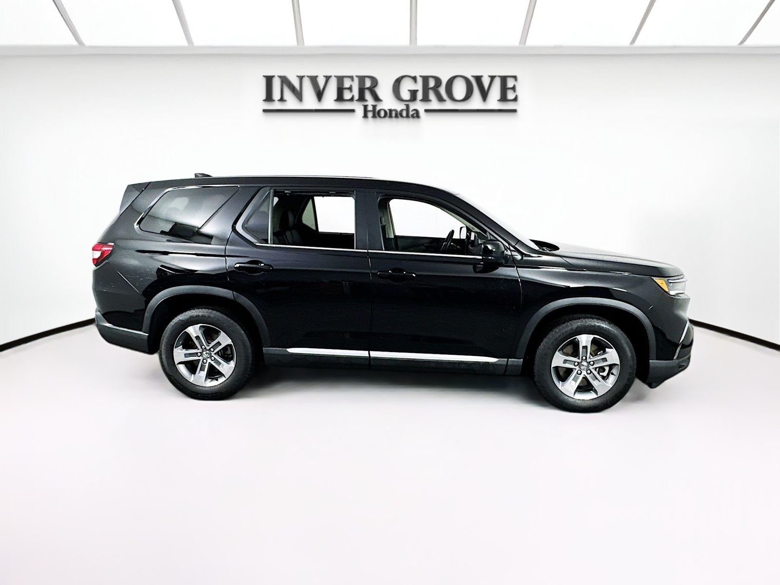 Certified Used 2024 Crystal Black Pearl Honda AWD EX-L 7P image 4
