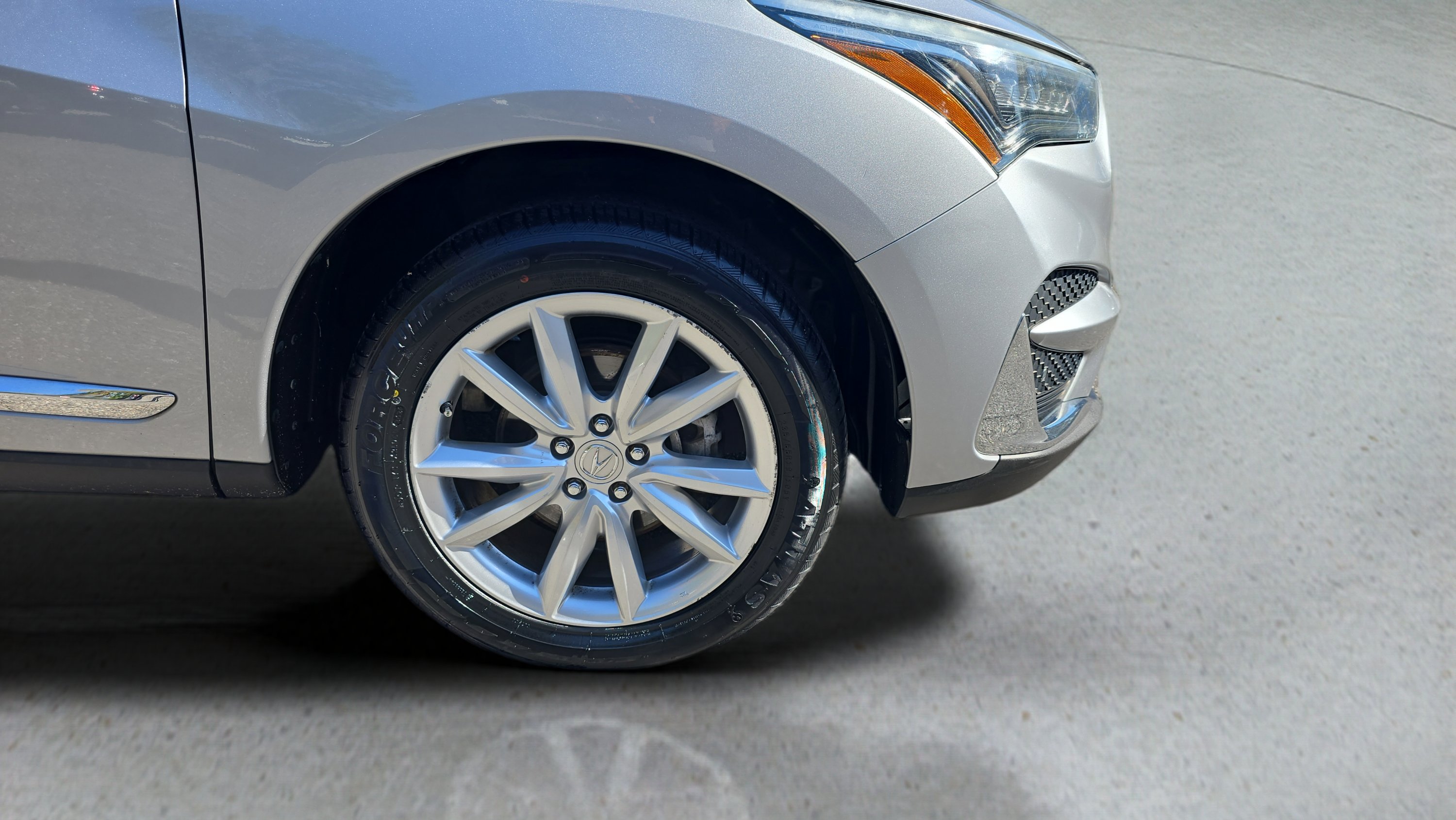 Used 2019 Silver Acura SH-AWD image 31