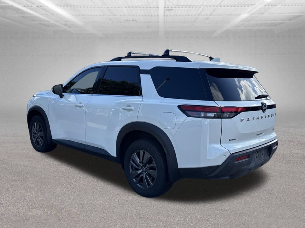 Used 2022 White Nissan SV image 4