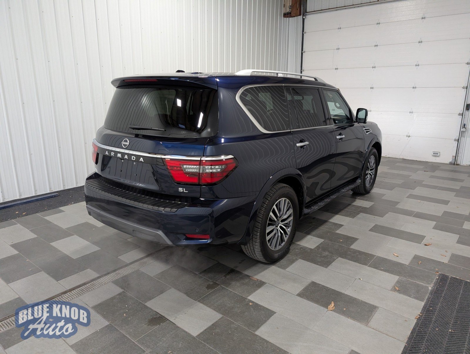 2024 Nissan Armada SL photo 3