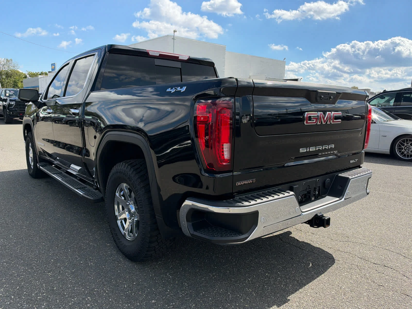 Used 2024 Onyx Black GMC SLT image 12