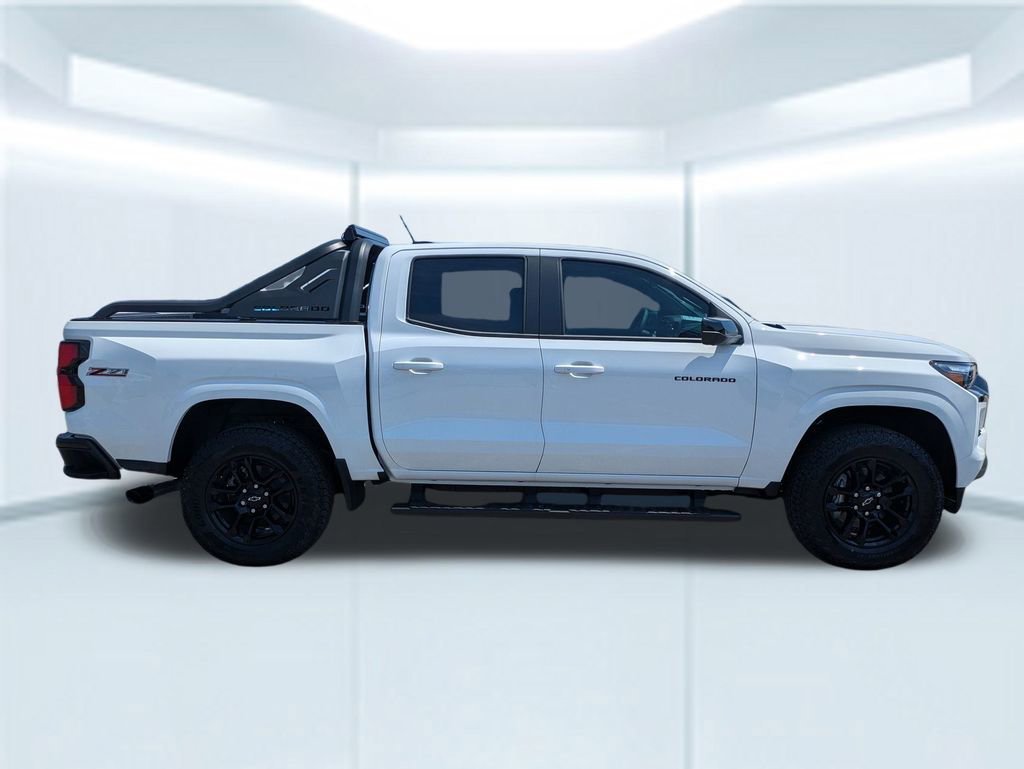 2025 Chevrolet Colorado Z71 - Photo 8