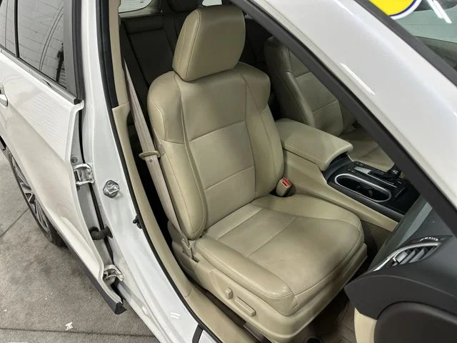 Used 2018 White Diamond Pearl Acura Advance Package image 19