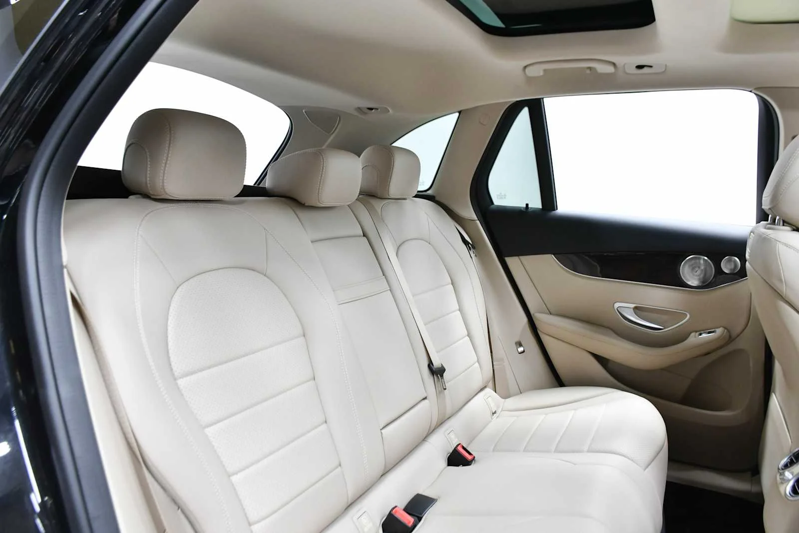 Used 2018 Black Mercedes-Benz GLC 300 image 22