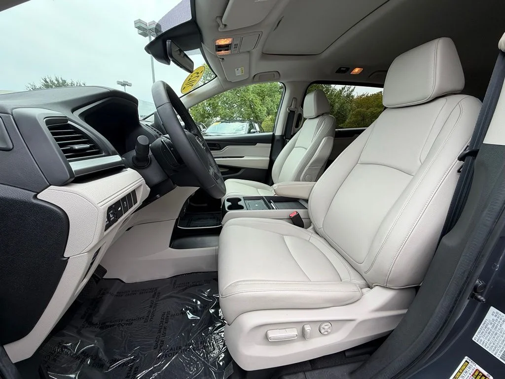 Used 2025  Honda EX-L image 26